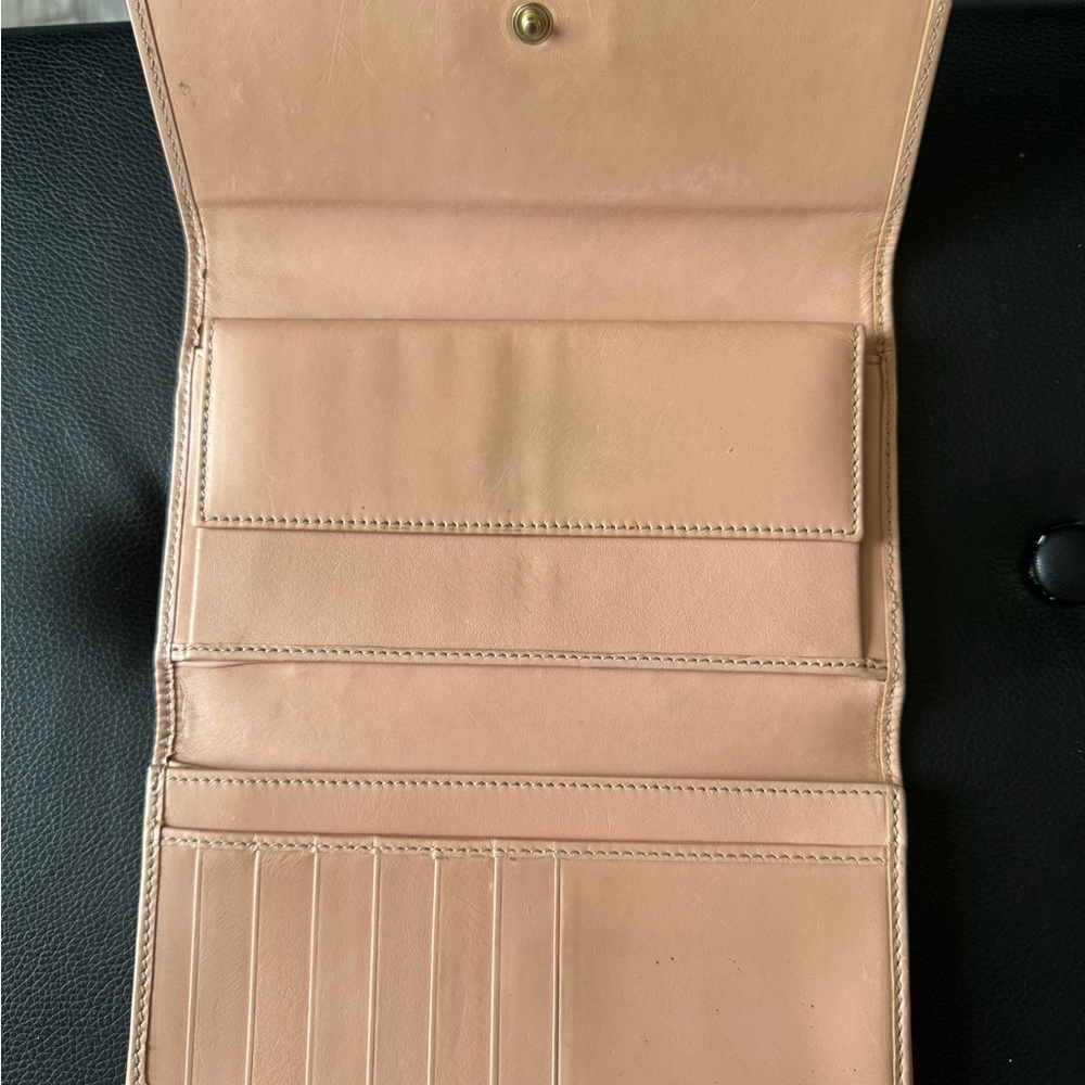 Gucci Tan Wallets Iconic GG Monogram - Picture 3 of 8